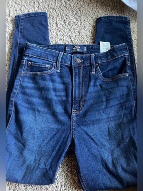 Hollister Women's Skinny Jeans in Dark Indigo Blue